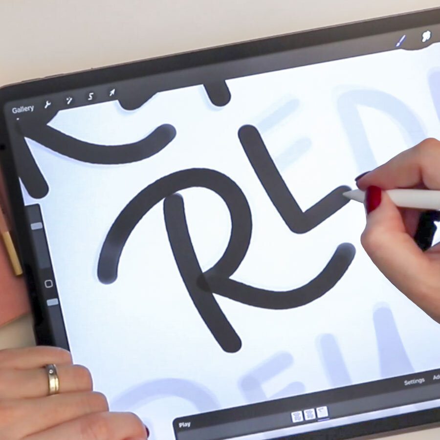 Video: How to Animate Lettering in Procreate